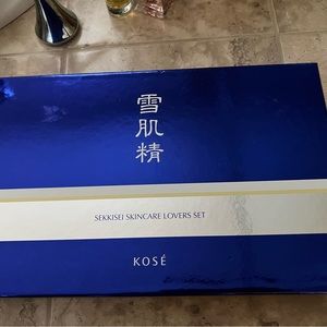 Kosé Sekkisei Skincare Lovers Set.